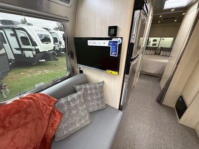 2026 Airstream 27FBQ Base