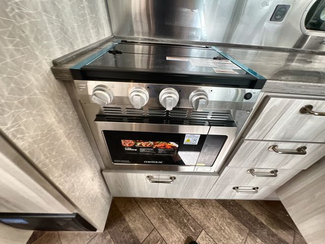 2025 Airstream 27FBQ Base