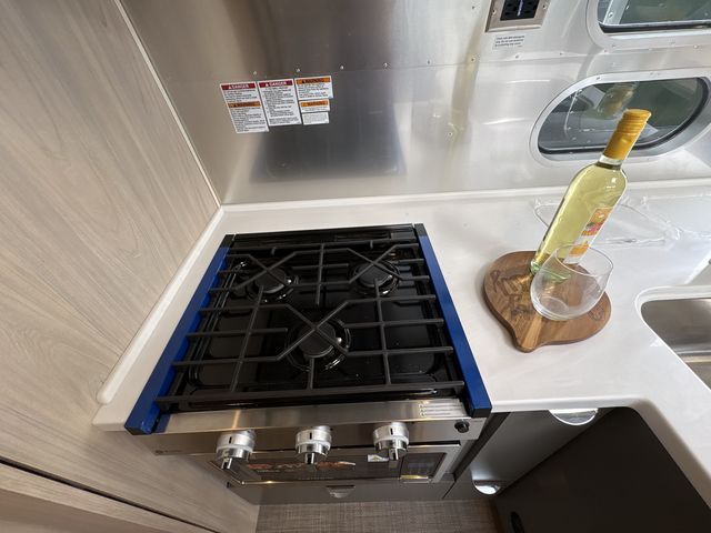 2026 Airstream 25FBQ Base