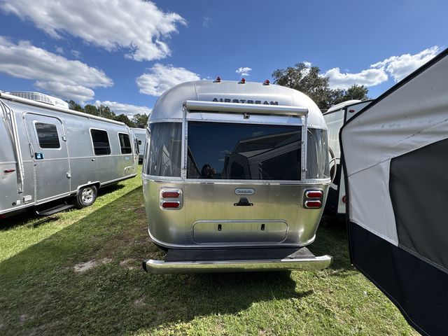 2026 Airstream 27FBQ Base