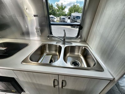 2025 Airstream 22FB Base