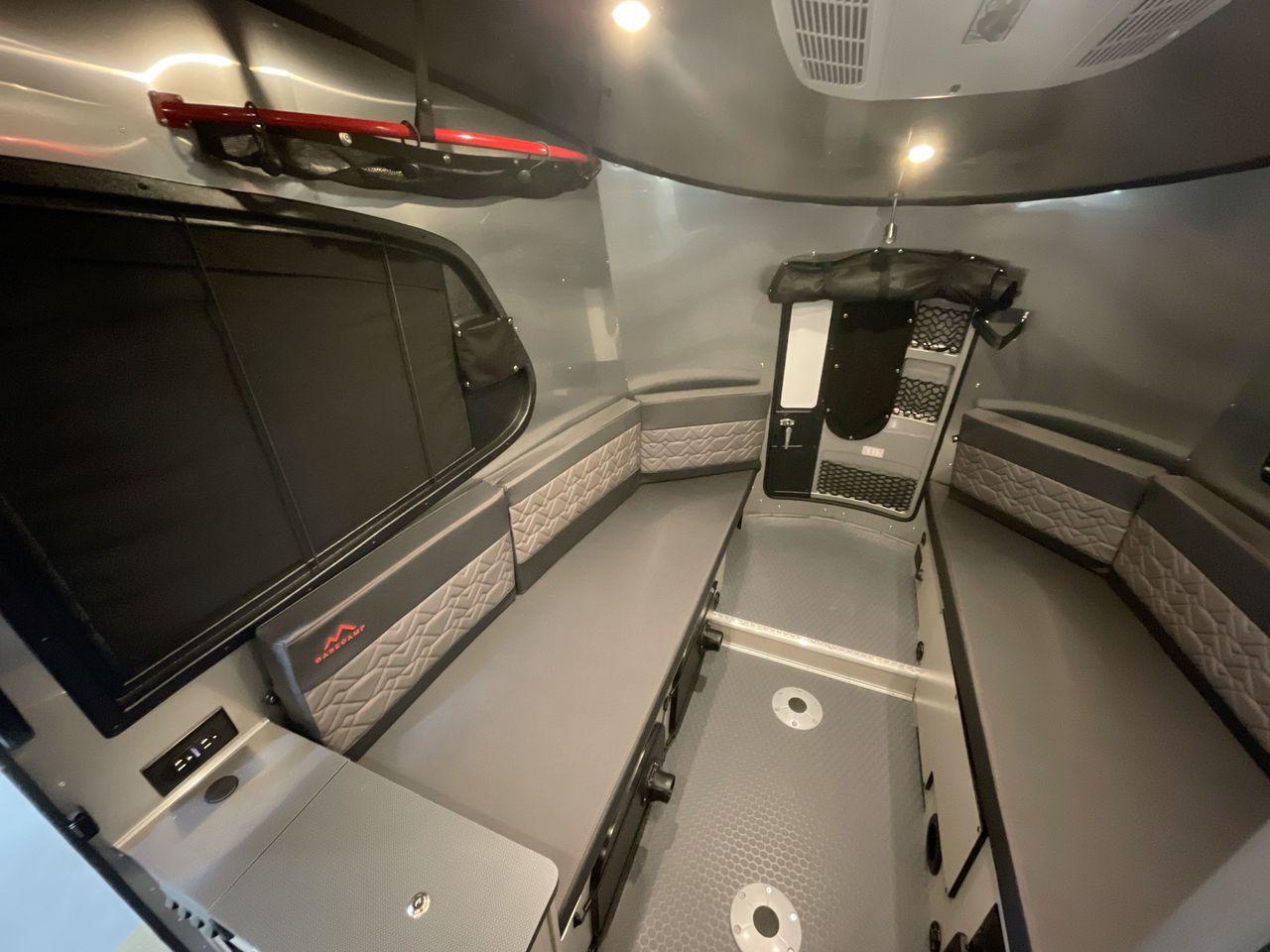 2025 Airstream 16X Base