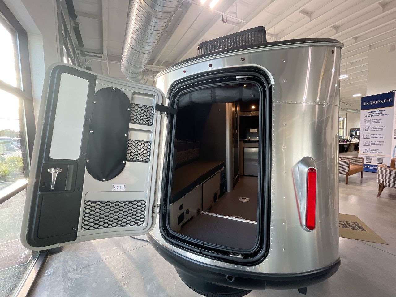 2025 Airstream 16X Base