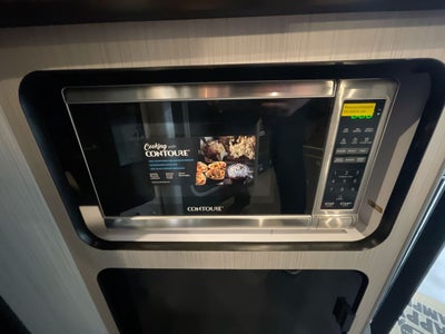 2025 Airstream 16X Base