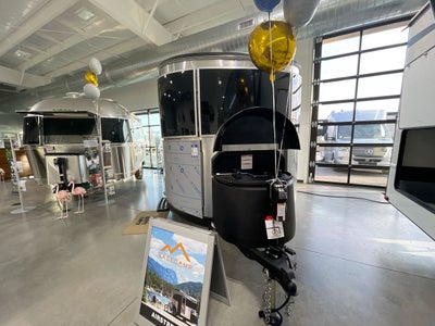 2025 Airstream 16X Base