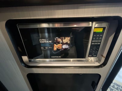 2025 Airstream 16X Base