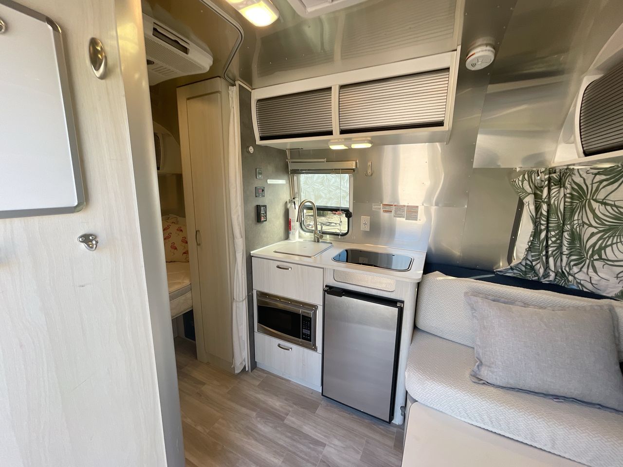 2023 Airstream 16RB Base