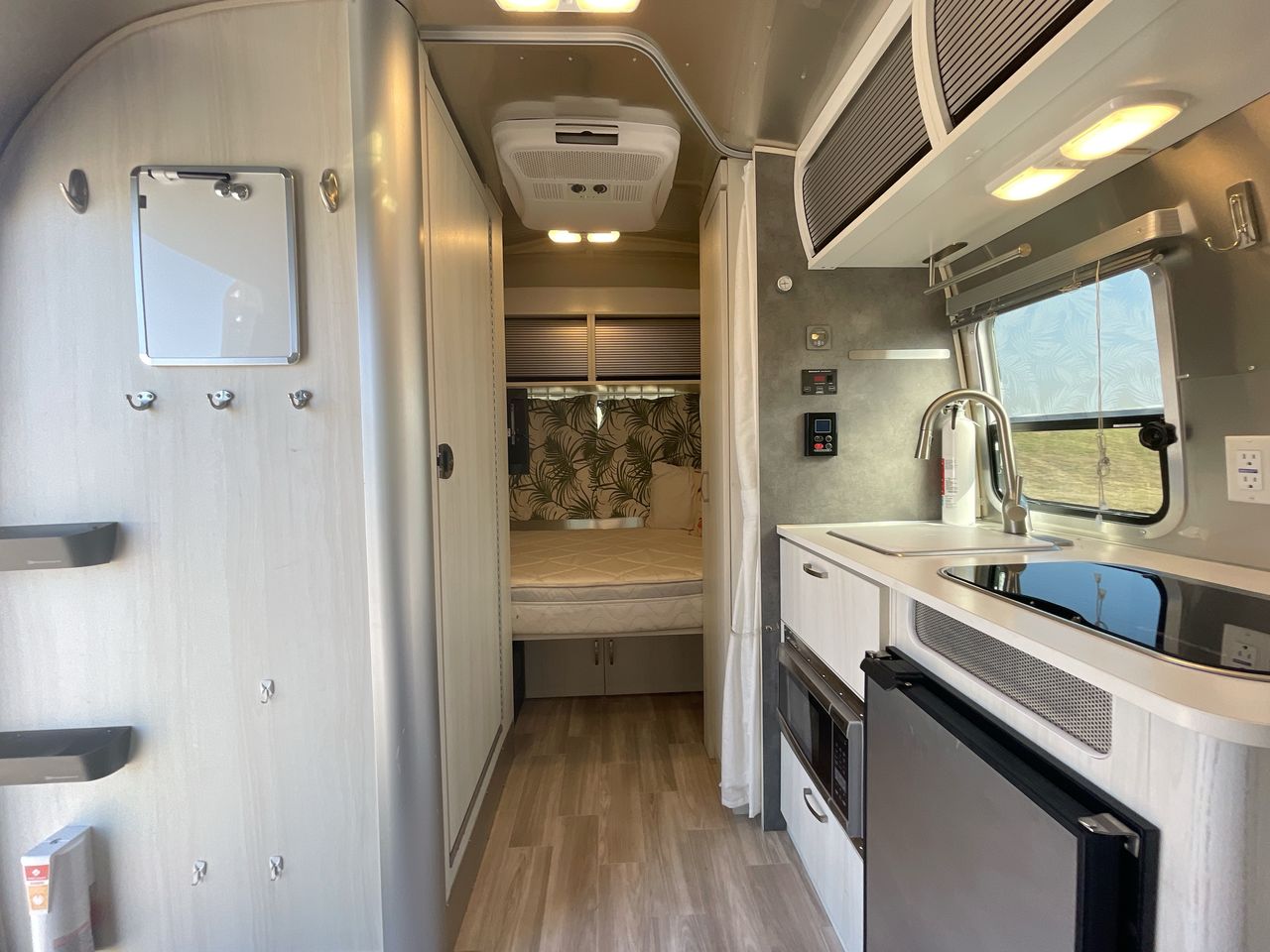 2023 Airstream 16RB Base