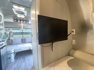 2023 Airstream 16RB Base