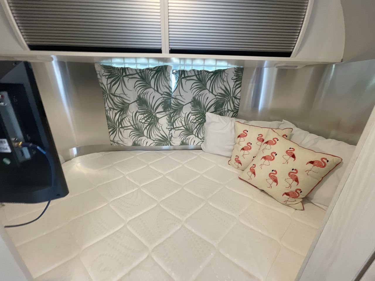 2023 Airstream 16RB Base