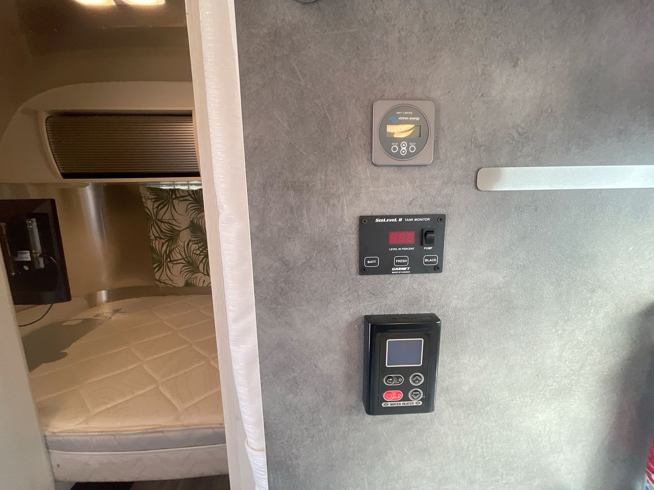 2023 Airstream 16RB Base