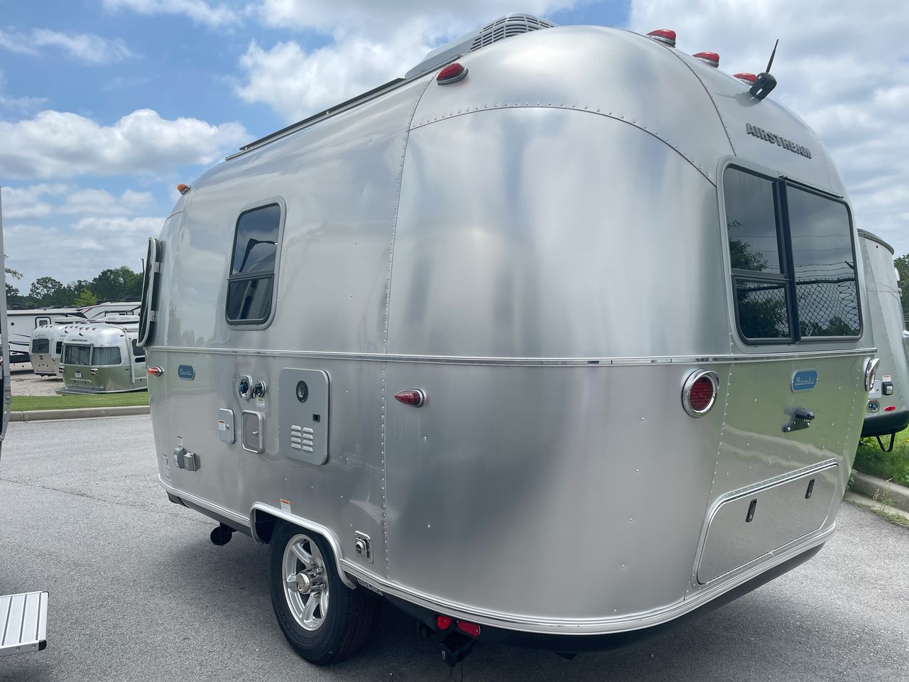 2025 Airstream 16RB Base