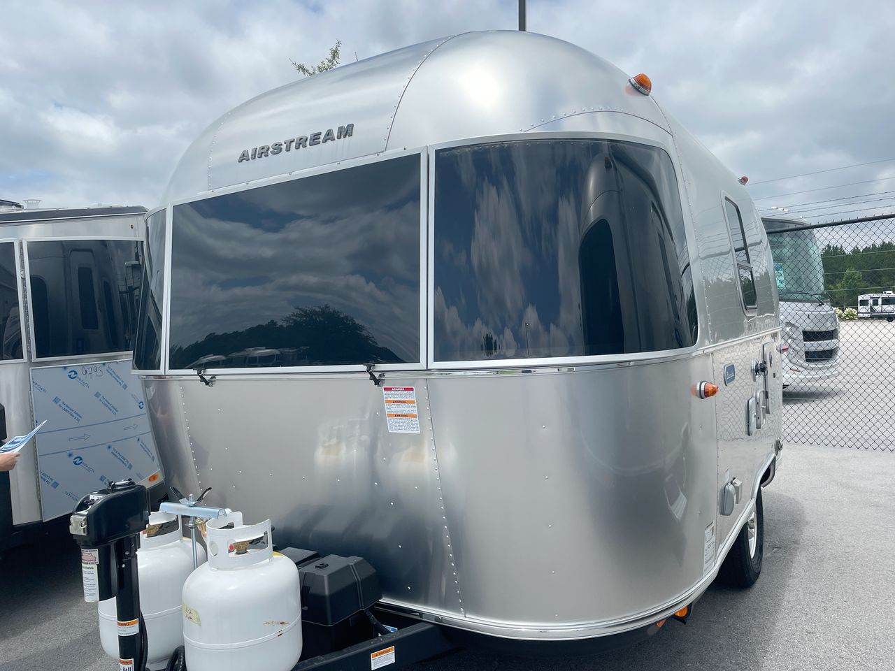 2025 Airstream 16RB Base