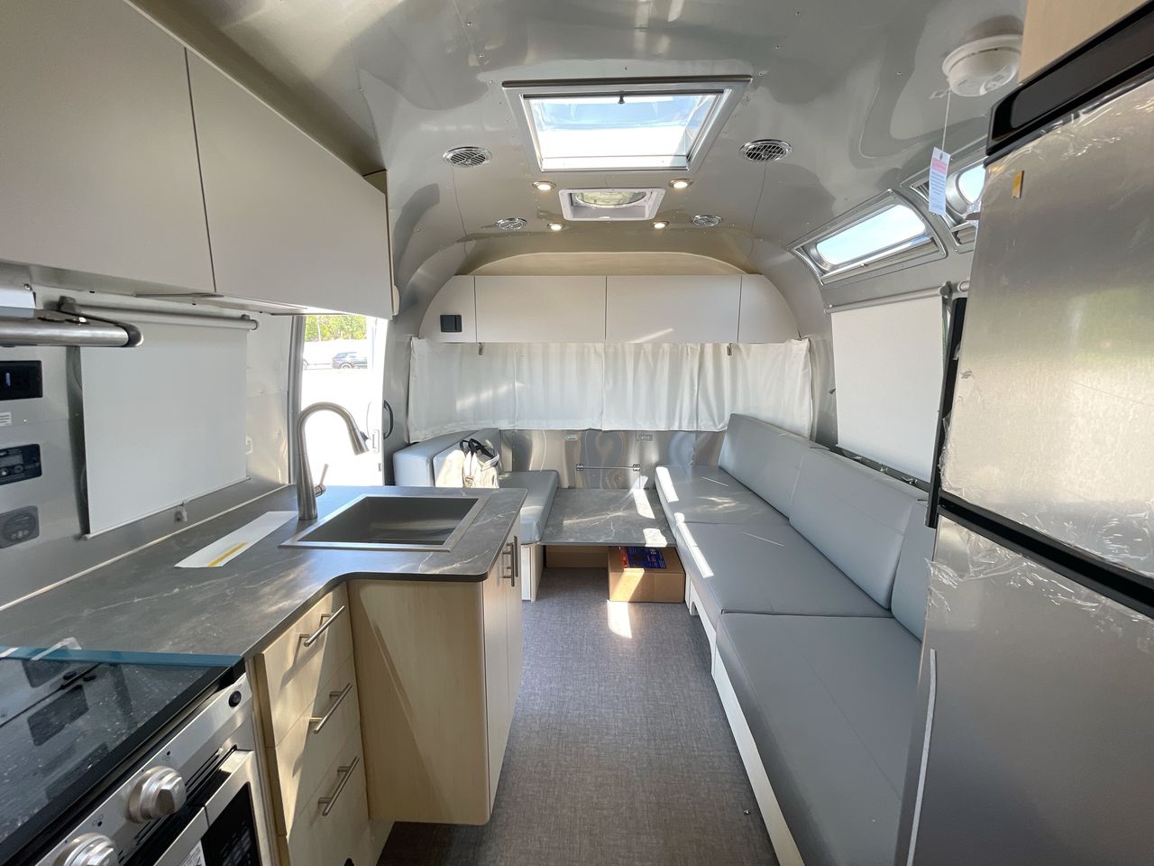 2026 Airstream 25FBT Base