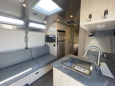2026 Airstream 25FBT Base
