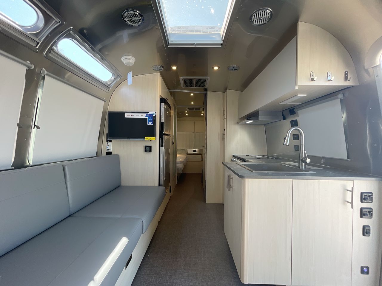 2026 Airstream 25FBT Base