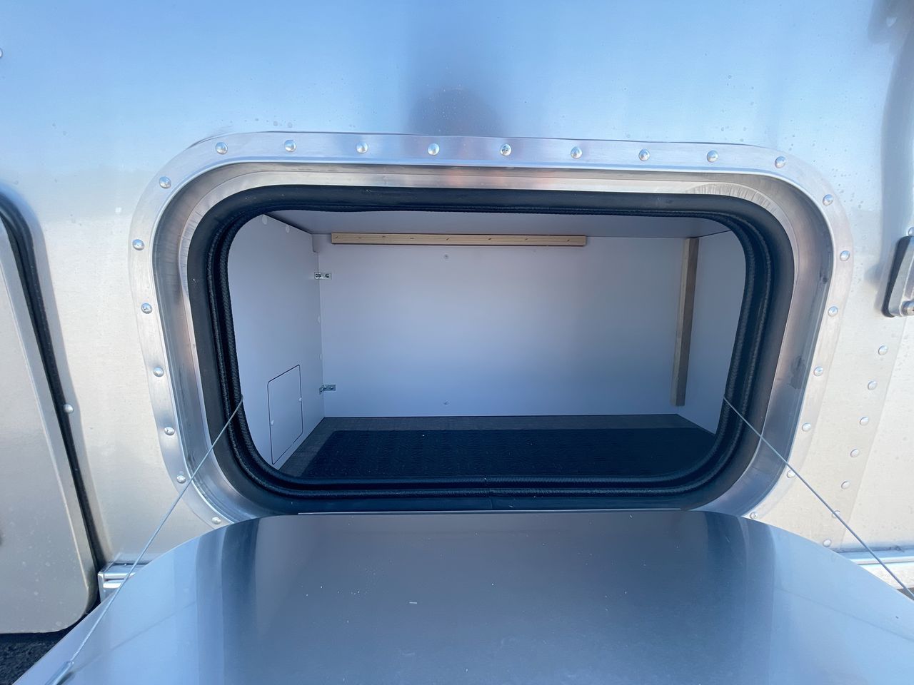 2026 Airstream 25FBT Base