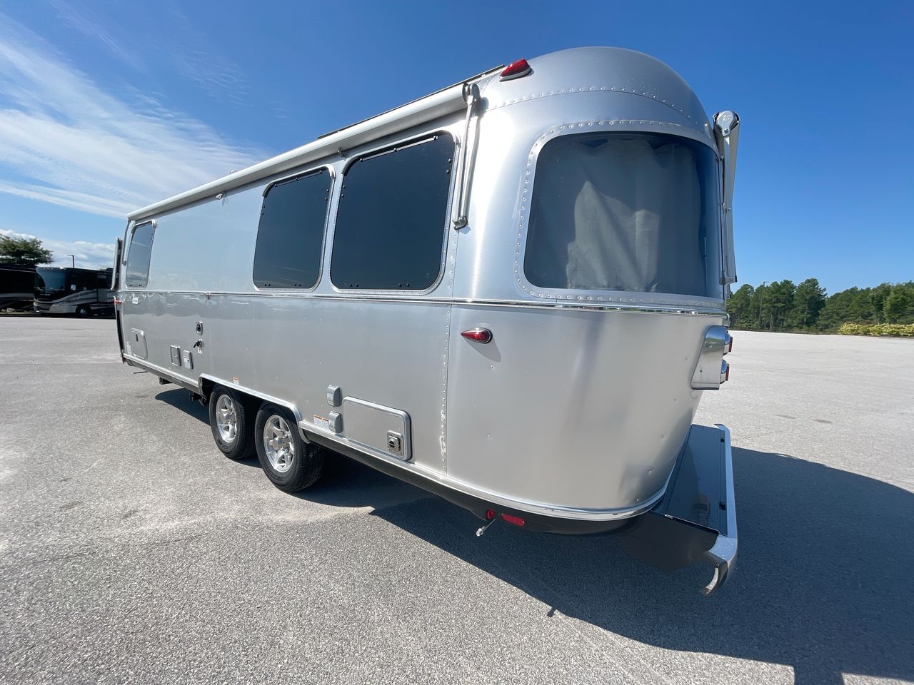 2026 Airstream 25FBT Base