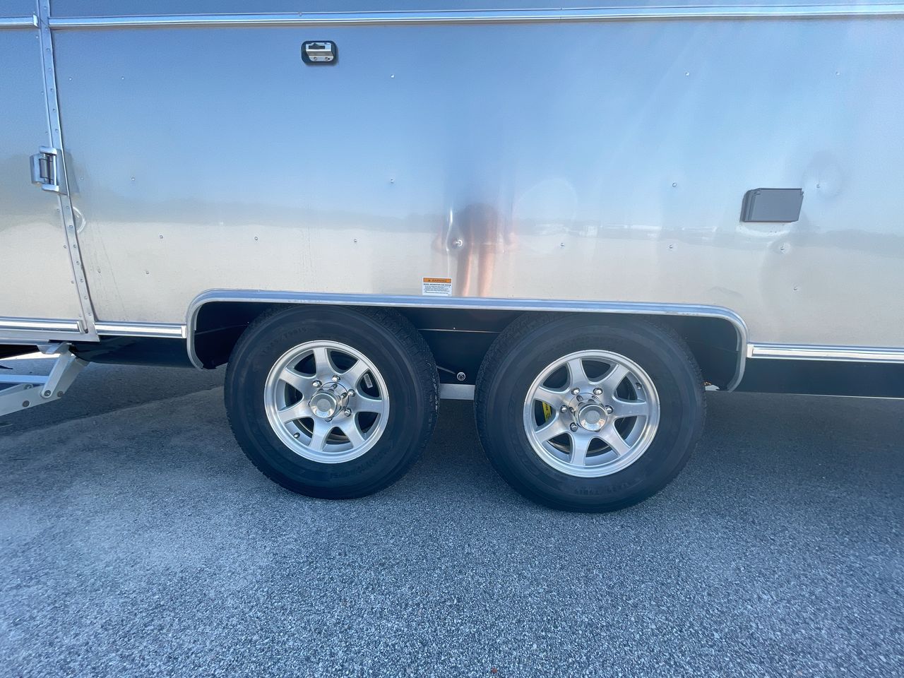 2026 Airstream 25FBT Base