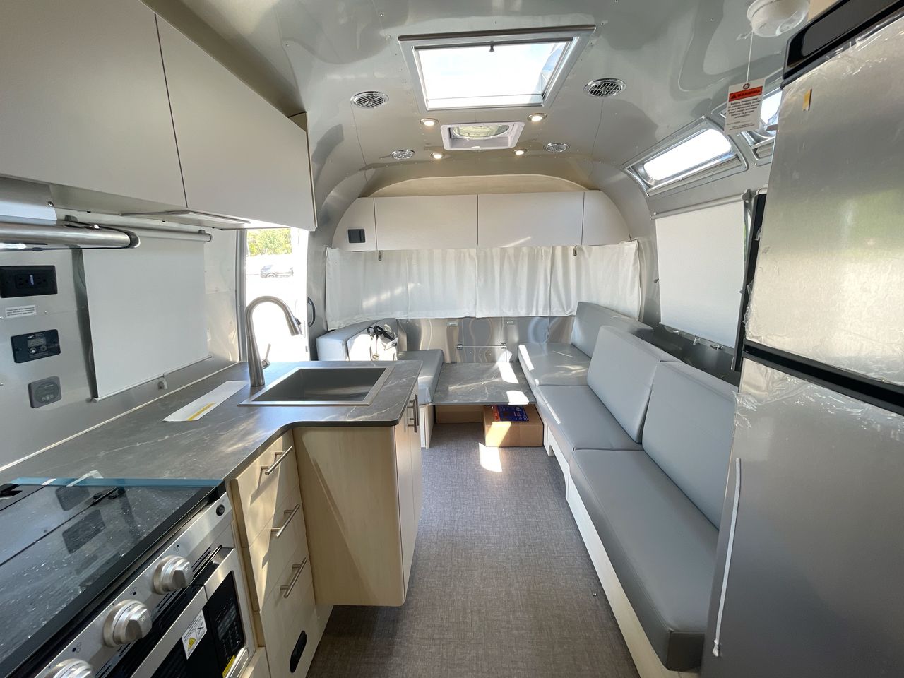 2026 Airstream 25FBT Base