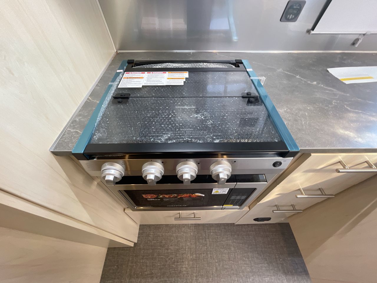 2026 Airstream 25FBT Base