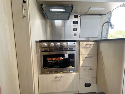 2026 Airstream 25FBT Base