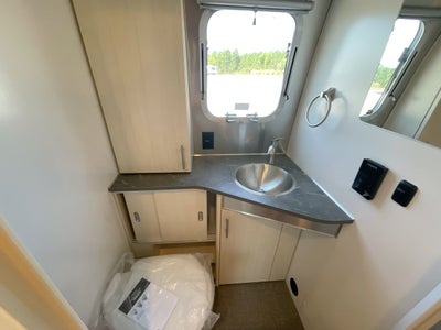 2026 Airstream 25FBT Base
