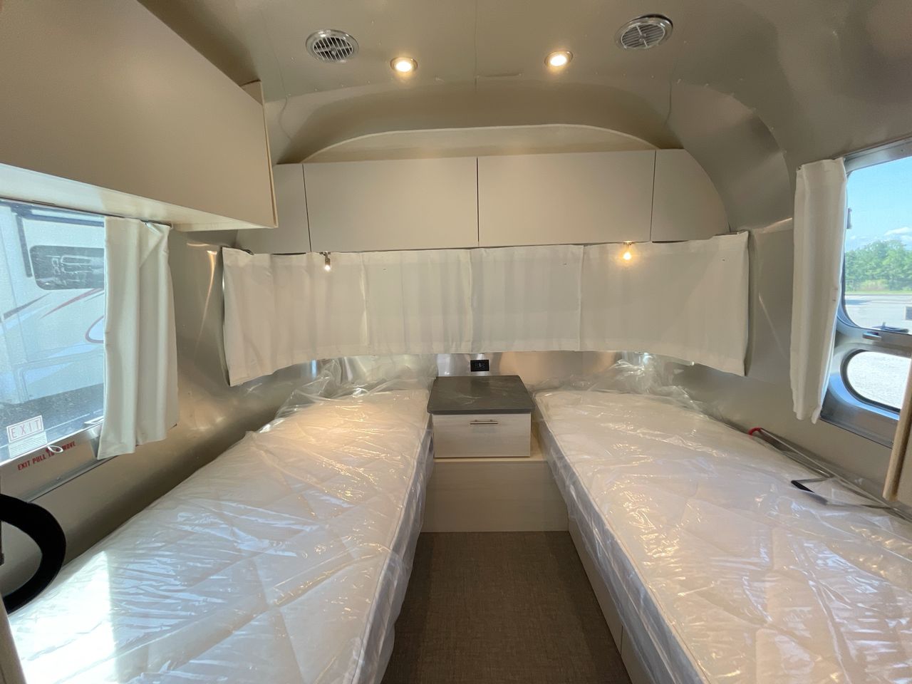 2026 Airstream 25FBT Base