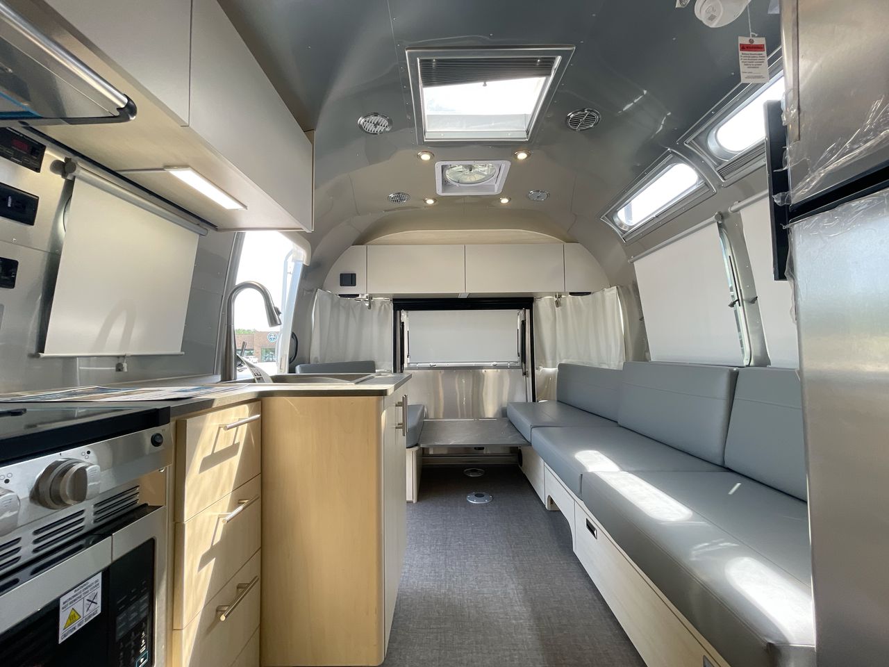 2026 Airstream 25FBQ Base
