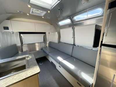 2026 Airstream 25FBQ Base