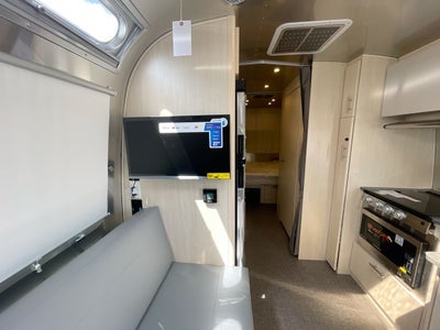 2026 Airstream 25FBQ Base