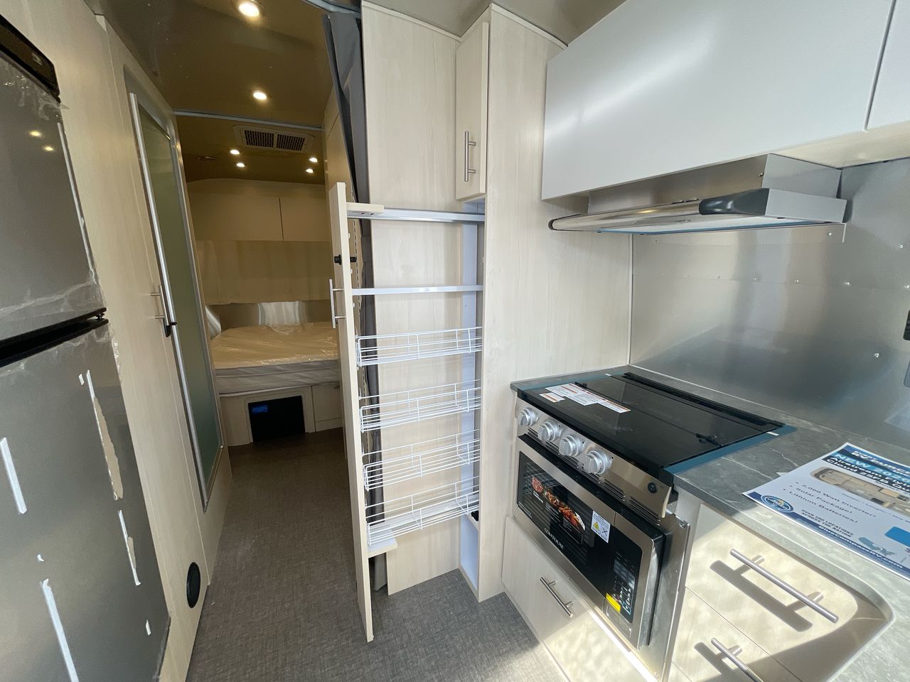 2026 Airstream 25FBQ Base