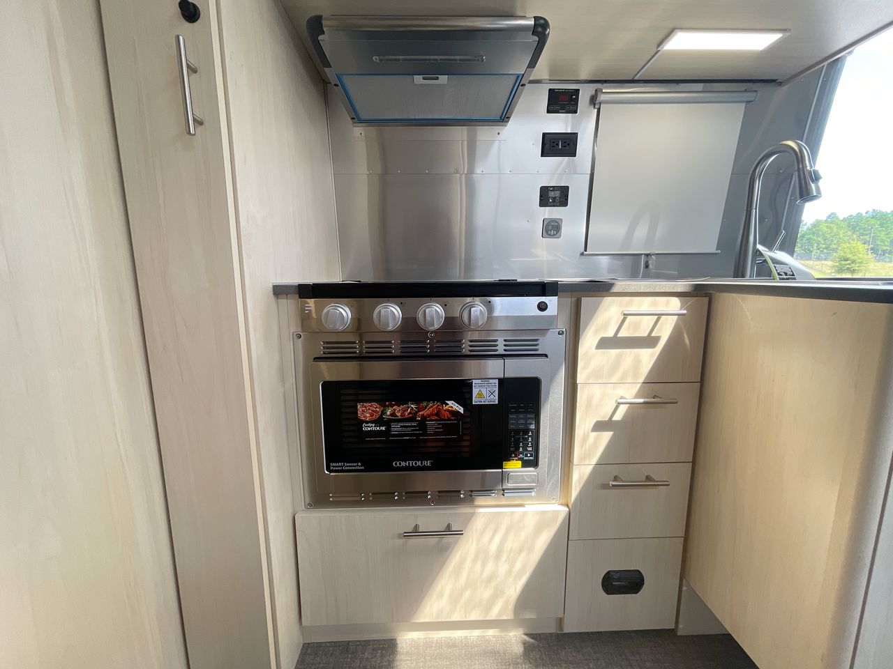 2026 Airstream 25FBQ Base