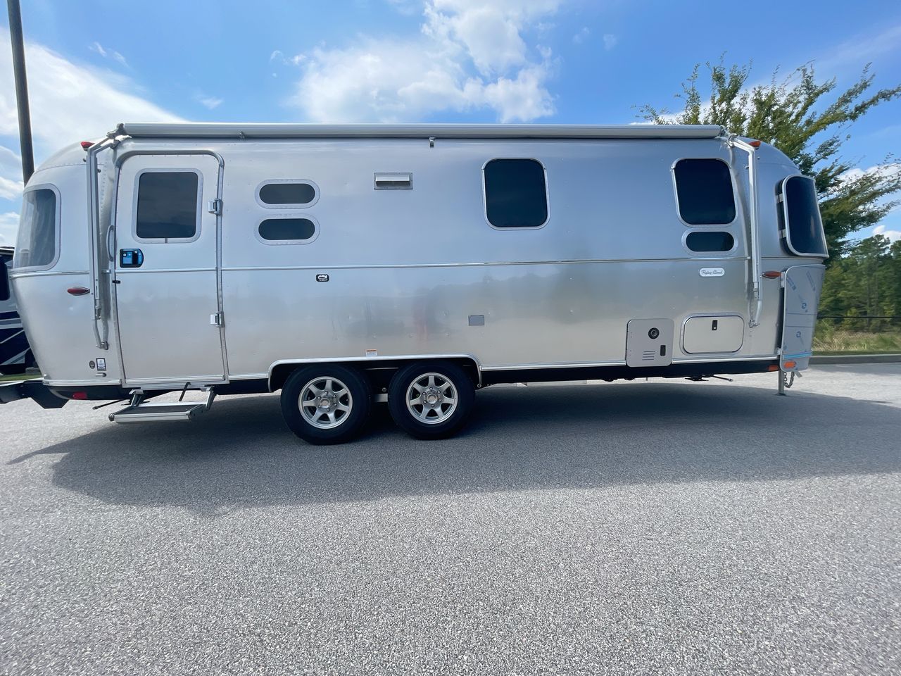 2026 Airstream 25FBQ Base