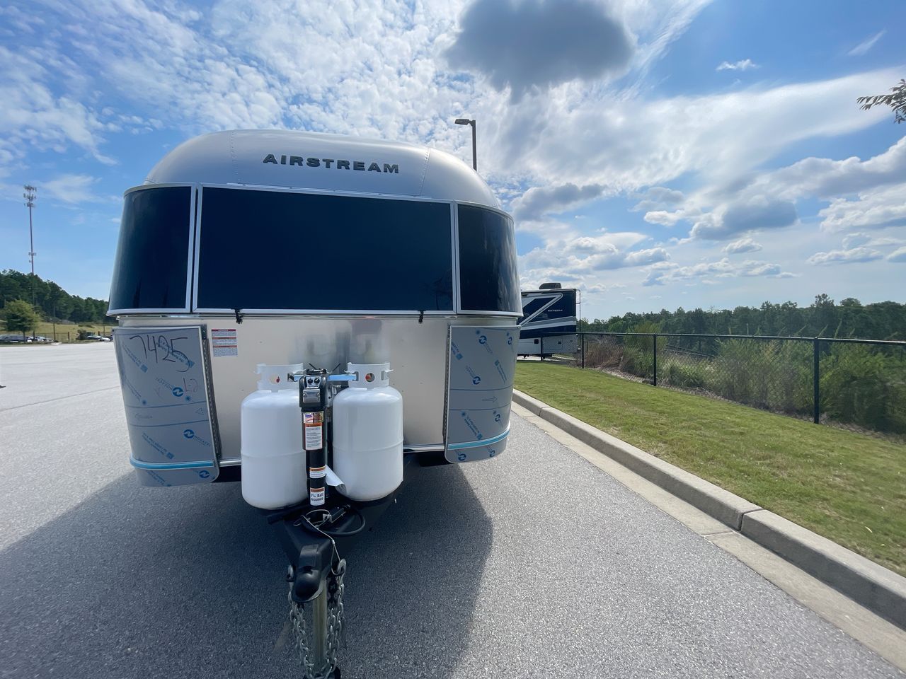 2026 Airstream 25FBQ Base