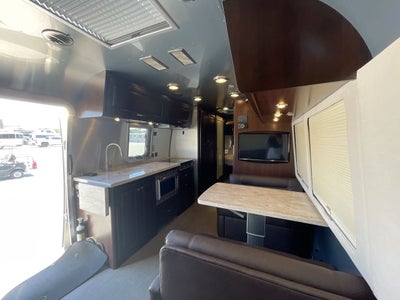 2016 Airstream 30FBQ Base