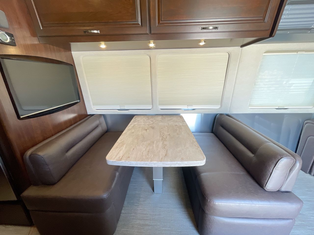 2016 Airstream 30FBQ Base