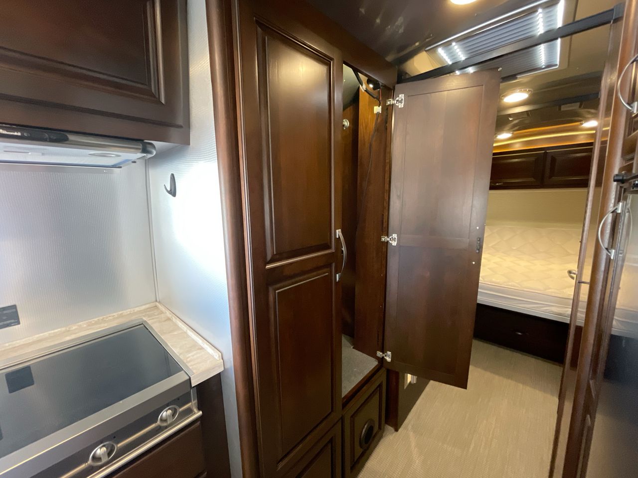 2016 Airstream 30FBQ Base