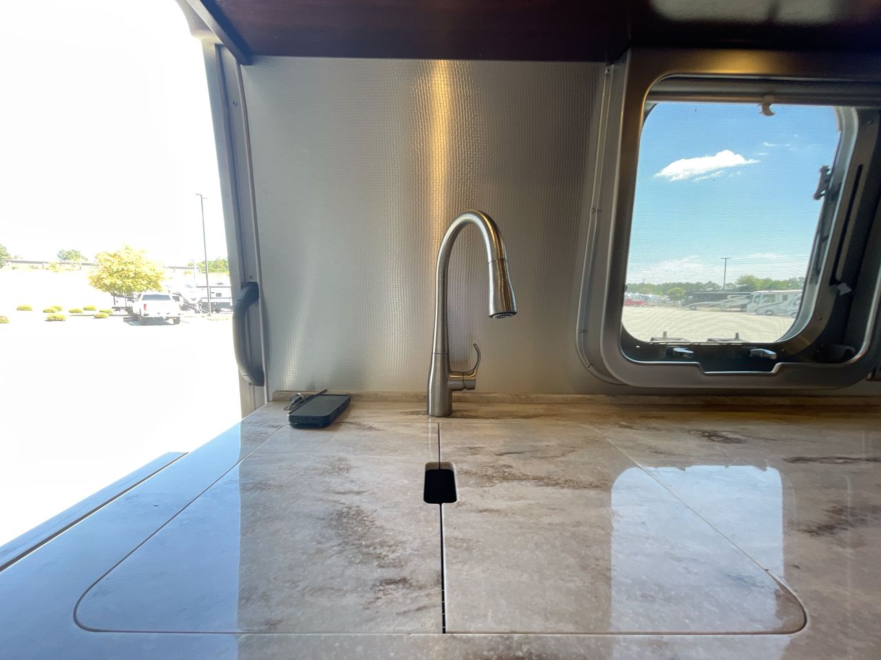 2016 Airstream 30FBQ Base