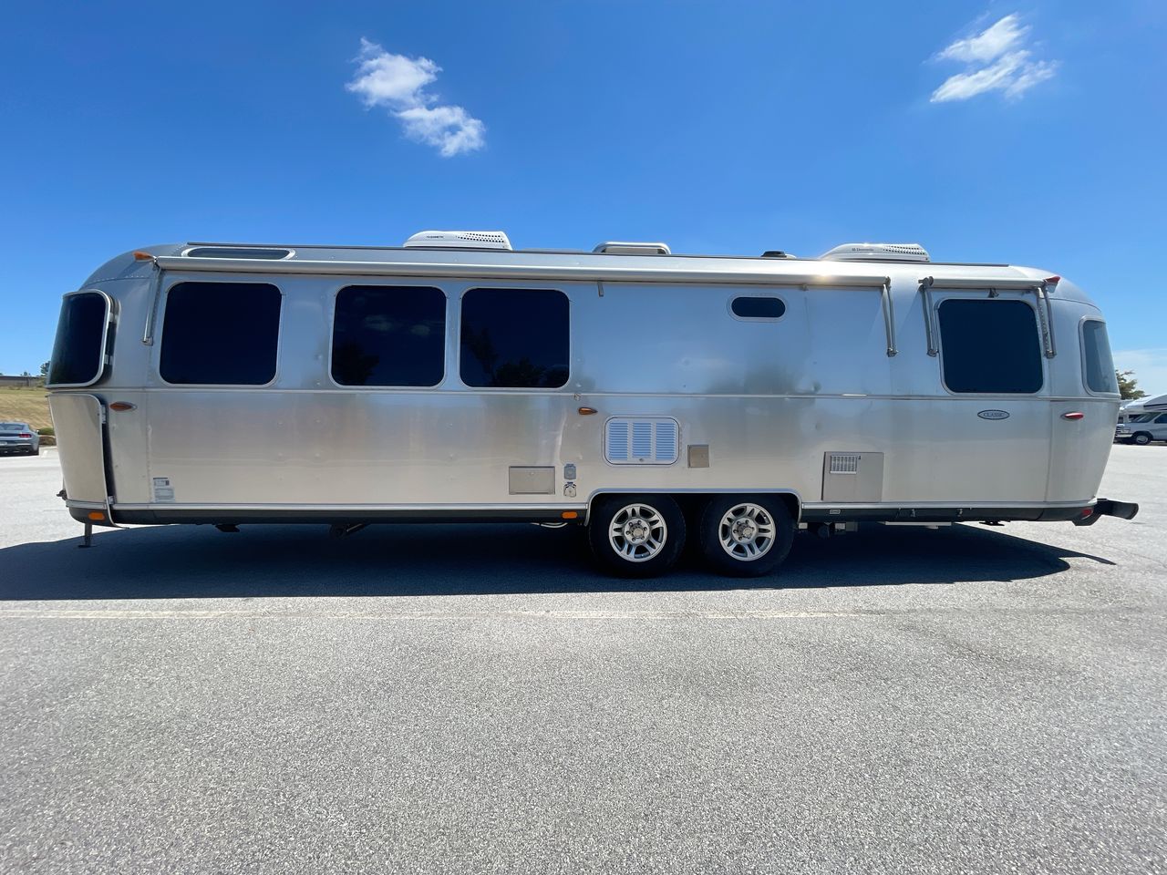 2016 Airstream 30FBQ Base