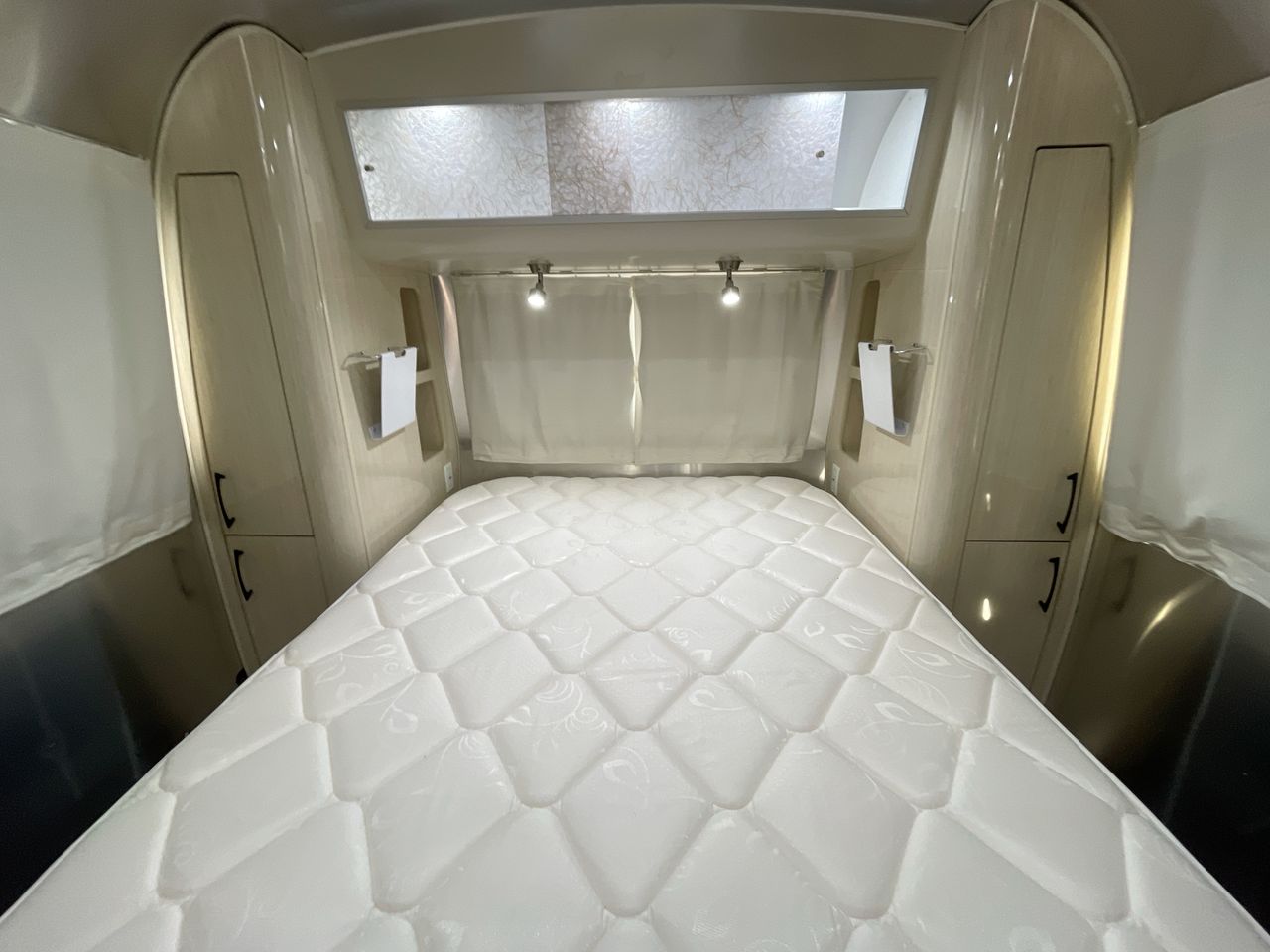 2020 Airstream 28RBQ Base