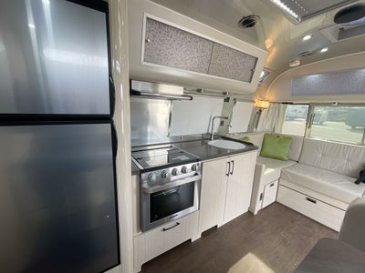 2020 Airstream 28RBQ Base