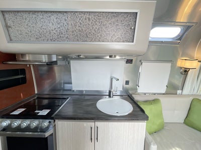 2020 Airstream 28RBQ Base