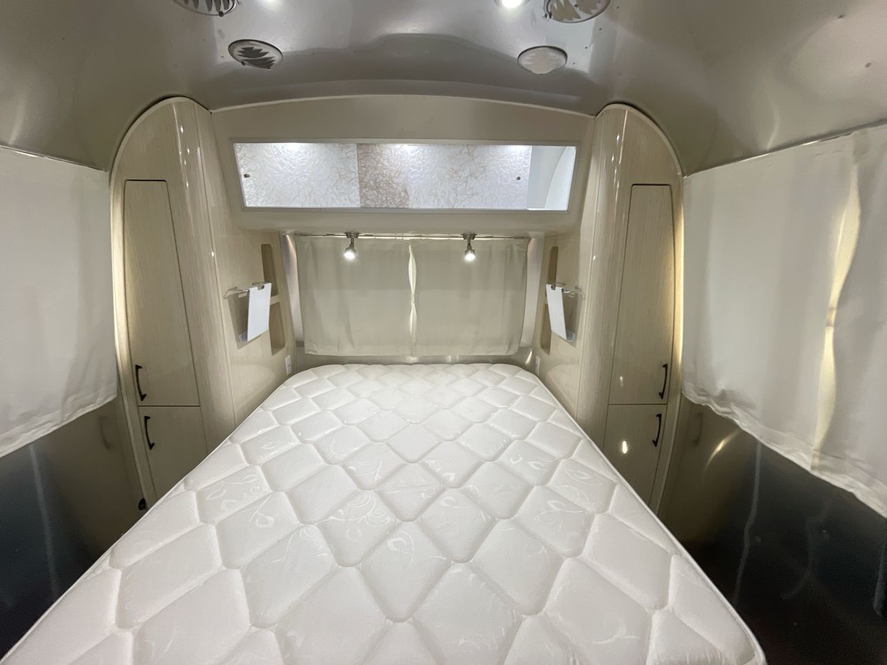 2020 Airstream 28RBQ Base