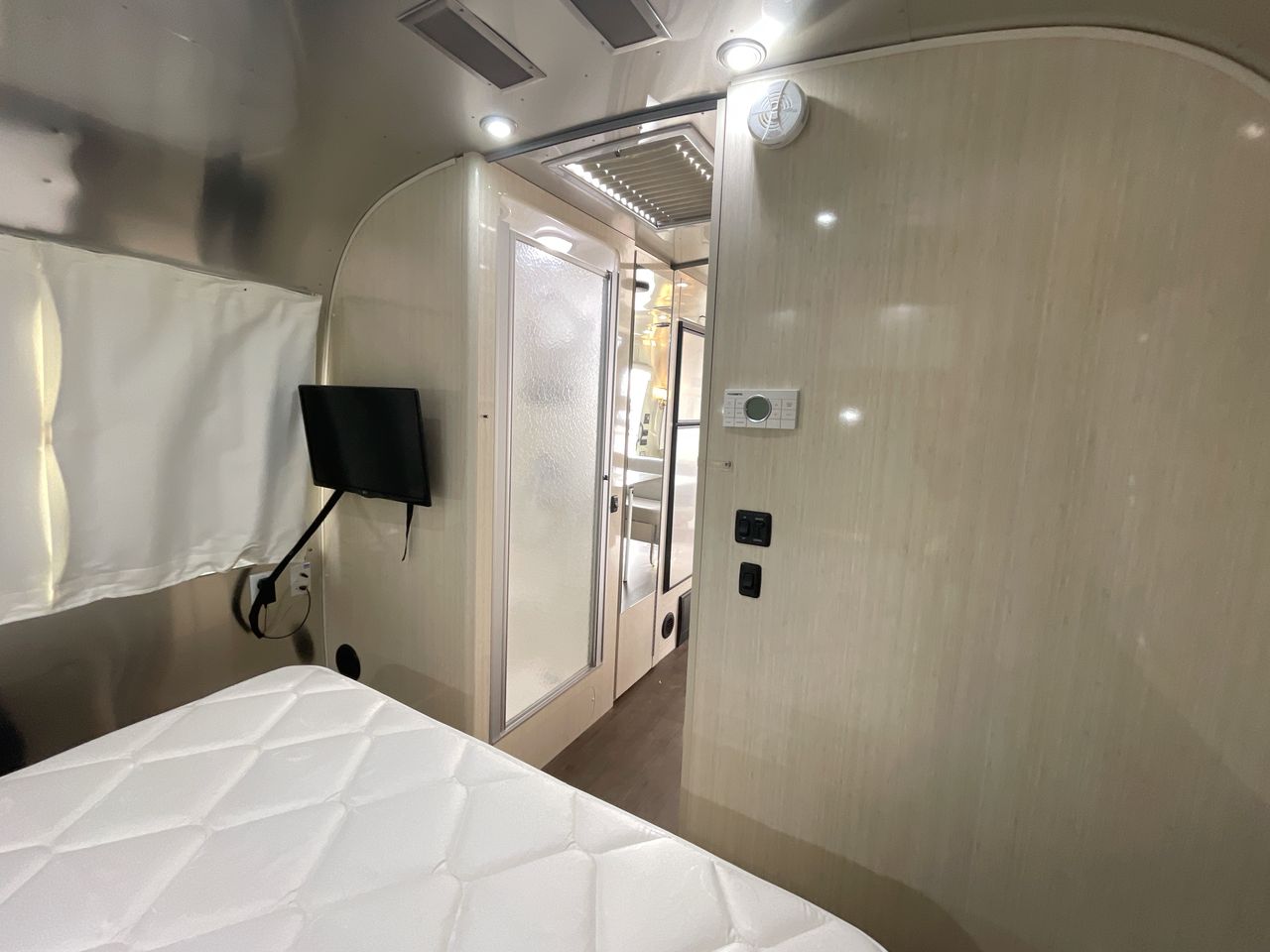 2020 Airstream 28RBQ Base