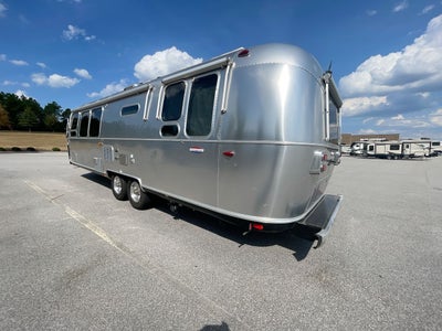 2018 Airstream 30RB (Rear Queen Bed) Base