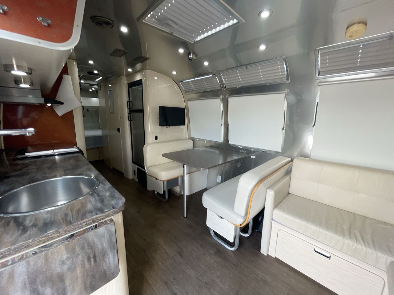 2018 Airstream 30RB (Rear Queen Bed) Base