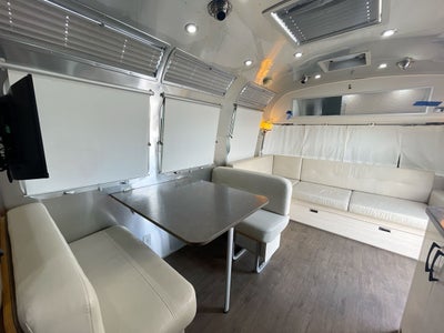 2018 Airstream 30RB (Rear Queen Bed) Base