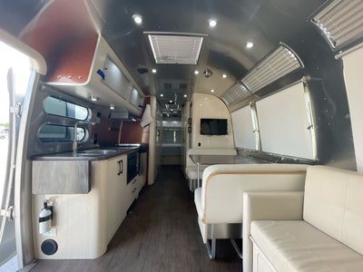 2018 Airstream 30RB (Rear Queen Bed) Base