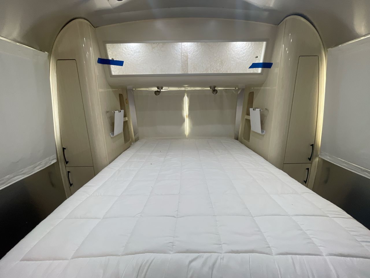 2018 Airstream 30RB (Rear Queen Bed) Base